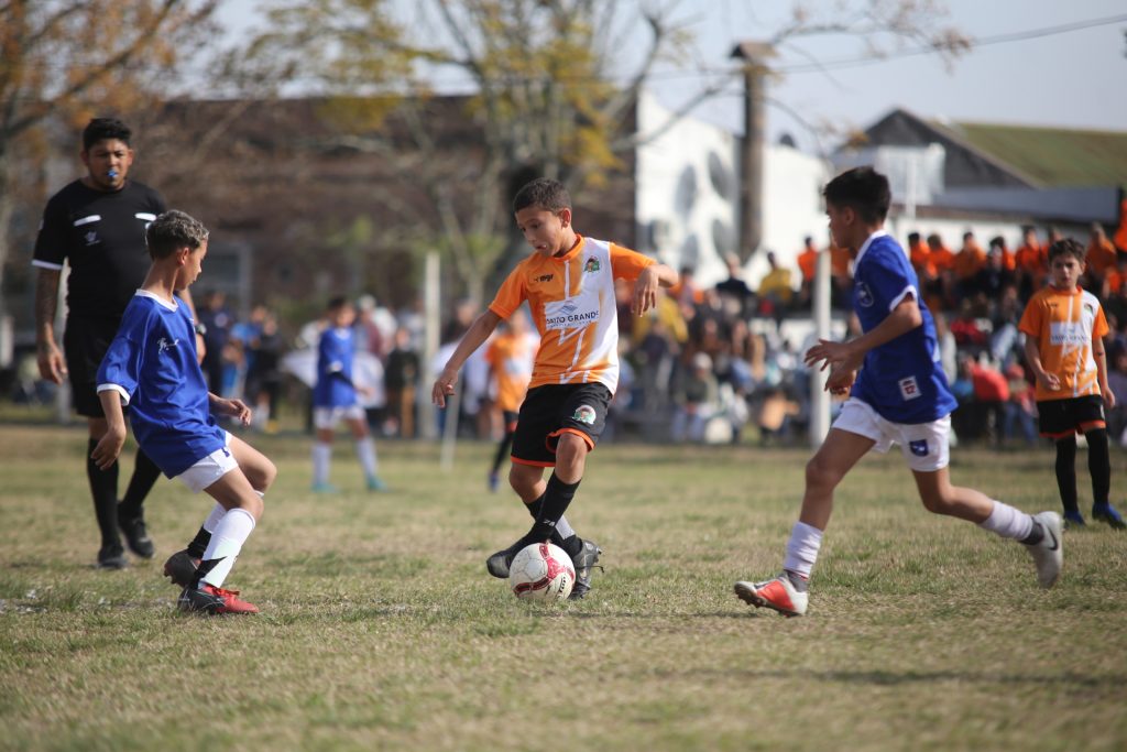 Campeonato Salteño de Baby Fútbol 2022.Copas a la cancha: 3ª fecha hoy en  la deOro, Plata y Bronce. - Diario El Pueblo - Salto Uruguay